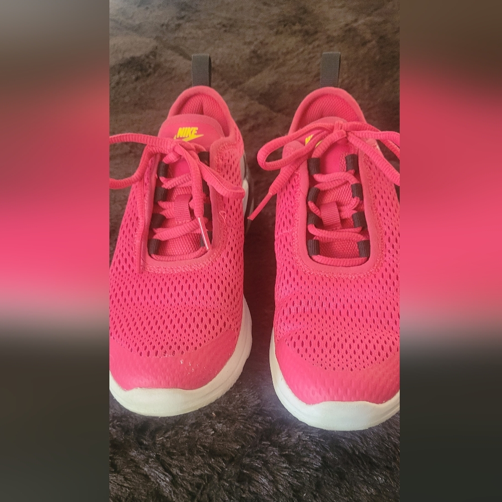 Nike Air Max Motion 2